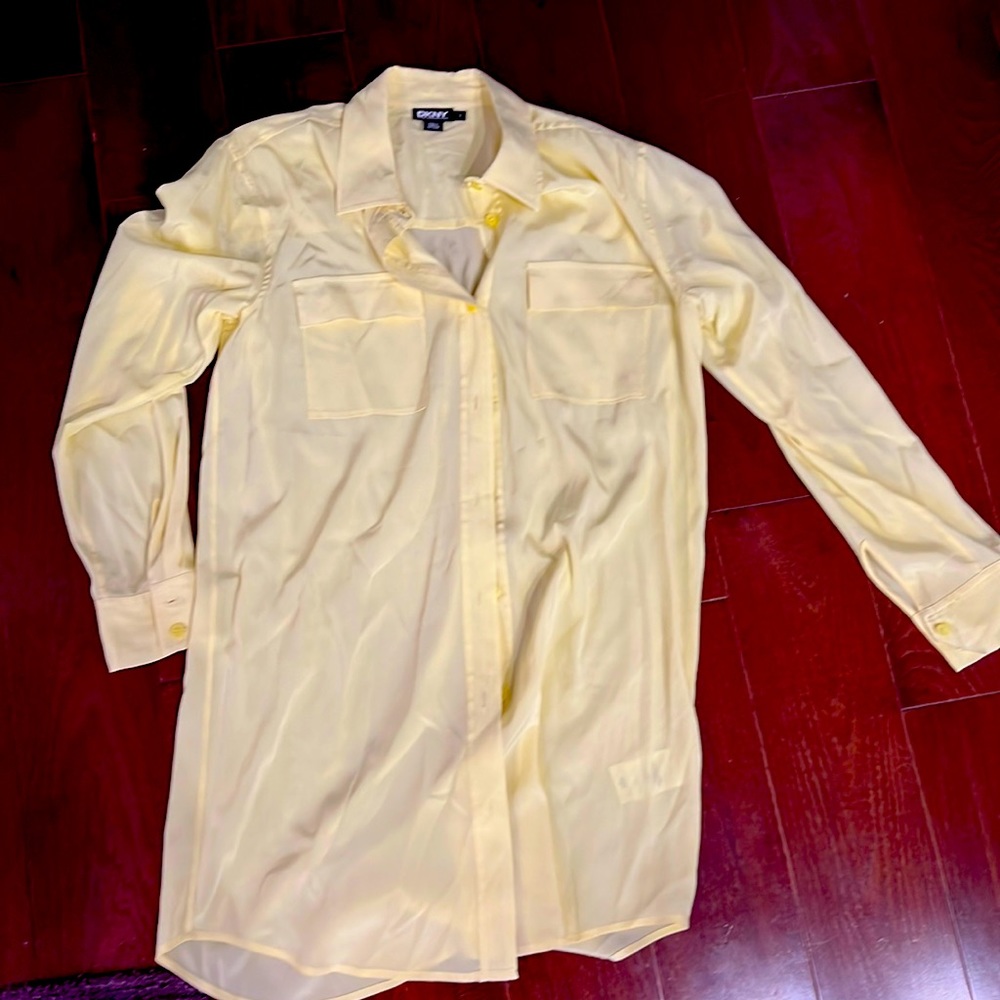 Mint condition will yellow DKNY long sleeve silk top